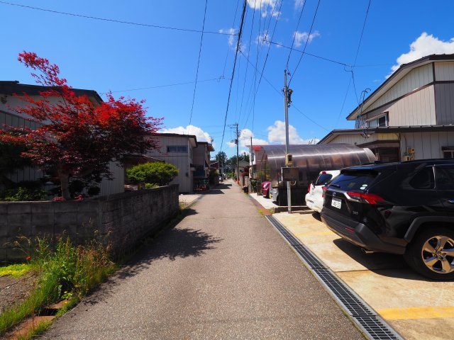 | 【建築条件なし】大仙市大曲福見町 交通量の少ない住宅街の土地物件 解体更地渡し74.71坪