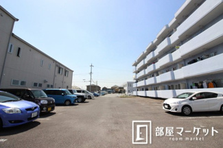 【駐車場】