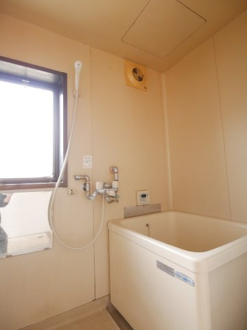 シティハイツ吉田の浴室|ゆったり過ごせるお風呂です