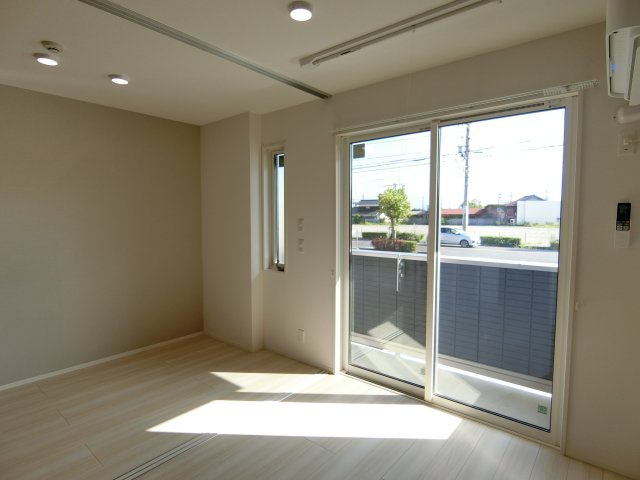 メゾン　ド　ウミライ元町の居間・リビング