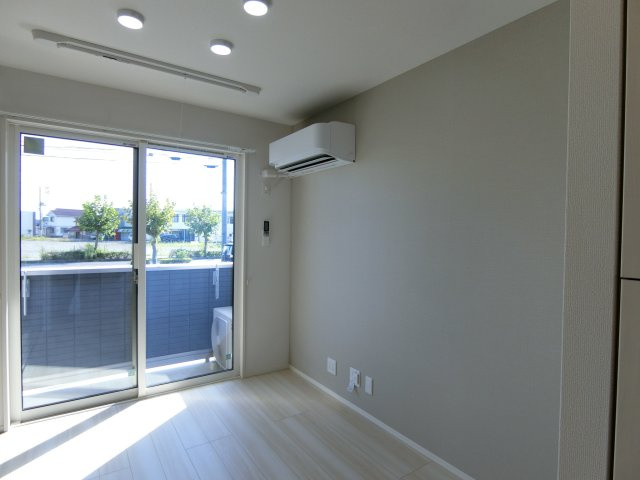 メゾン　ド　ウミライ元町の居間・リビング