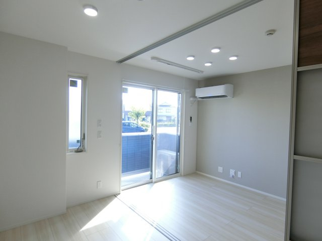 メゾン　ド　ウミライ元町の洋室