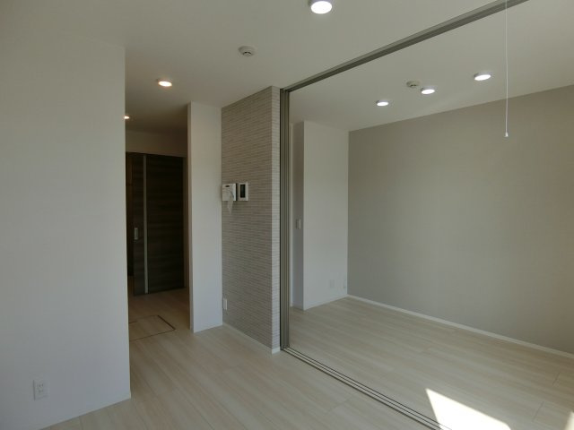 メゾン　ド　ウミライ元町の居間・リビング