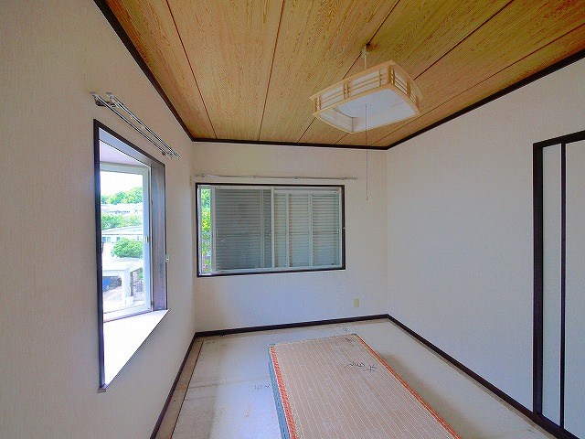 フレグランス左京Bの和室|畳の上でゆっくりとくつろげる和室です