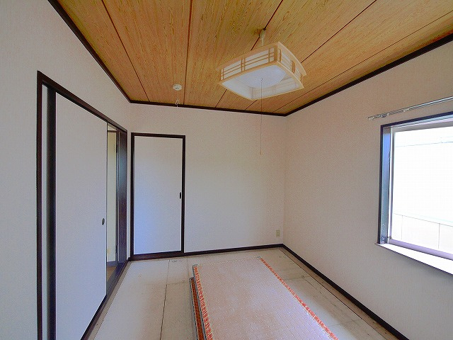 フレグランス左京Bの和室|和室ならではの温かな和の空間で寛ぎの時間を過ごせます