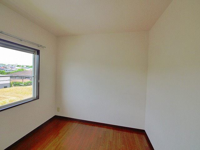 フレグランス左京Bの洋室|ゆったりした洋室です