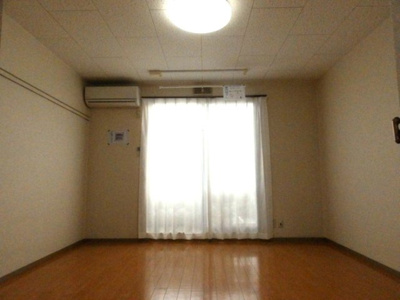 【居間・リビング】 | サンライフ向日葵 | ゆったりとしたリビングです