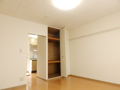 【居間・リビング】 | サンライフ向日葵 | 使いやすいリビングです