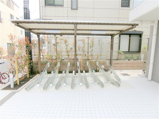 アイル　グランディール蒲田のその他共用部分|屋根付き駐輪場