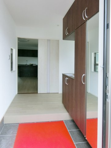 広島市安佐北区可部東４丁目　新築一戸建て（全４棟）の玄関