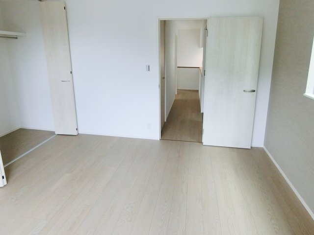 広島市安佐北区可部東４丁目　新築一戸建て（全４棟）の洋室