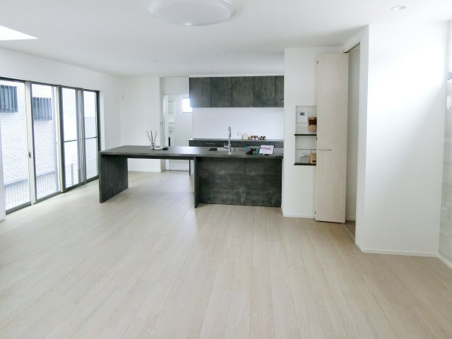 広島市安佐北区可部東４丁目　新築一戸建て（全４棟）の居間・リビング