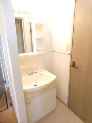 【洗面所】 | ジュネス・Ｋ | スペースが確保できる洗面所です