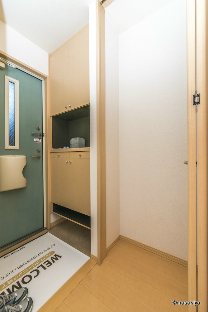 メゾン・ルピナの玄関|下駄箱