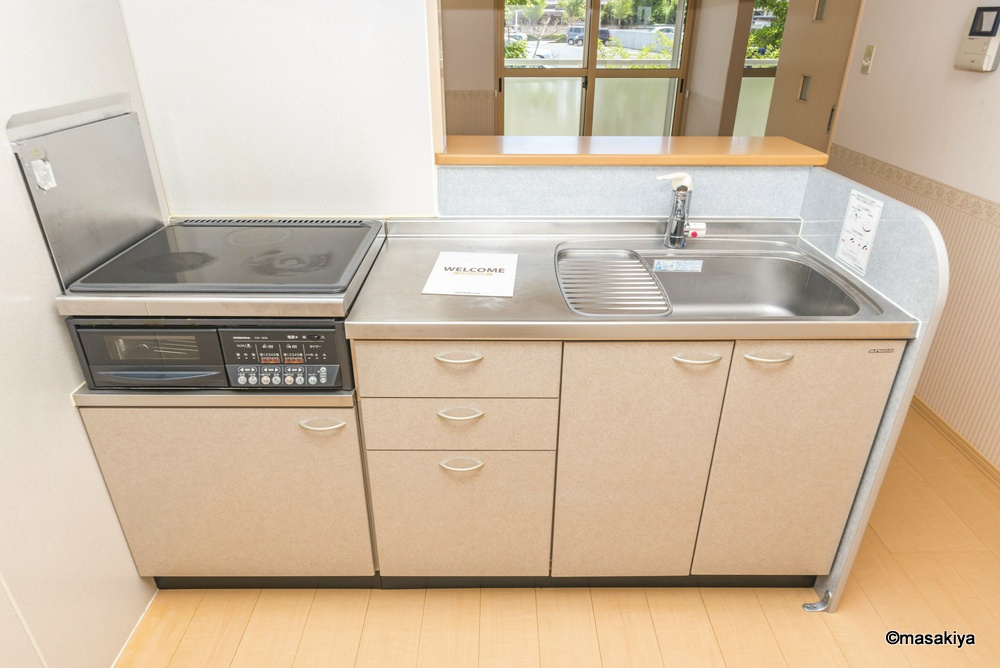 メゾン・ルピナのキッチン|カウンターキッチン　IHクッキングヒーター付