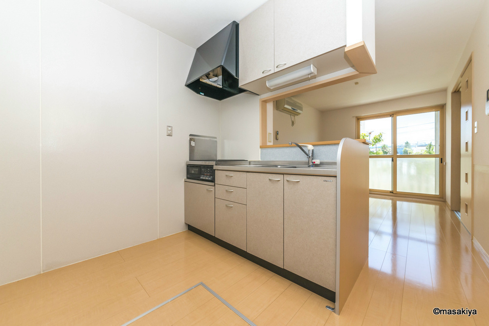 メゾン・ルピナのキッチン|カウンターキッチン　IHクッキングヒーター付き