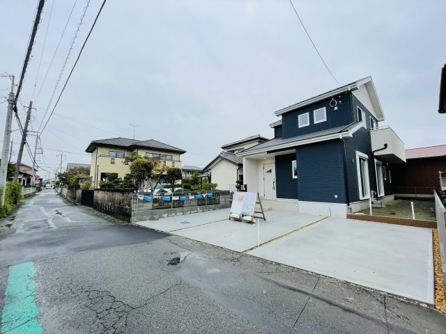 【前面道路含む現地写真】 | 熊谷市上之P6  いろどりアイタウン　中古戸建　