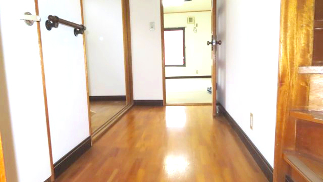 北見市公園町１０１番地１、１０２番地４　中古売家の内装|家の入り口である玄関ホールは、家に帰ってきたとき最初に目にする場所です。 ここが整っていると、帰宅時の気分が上がり、ストレスフリーでリラックスできる空間となります。 
