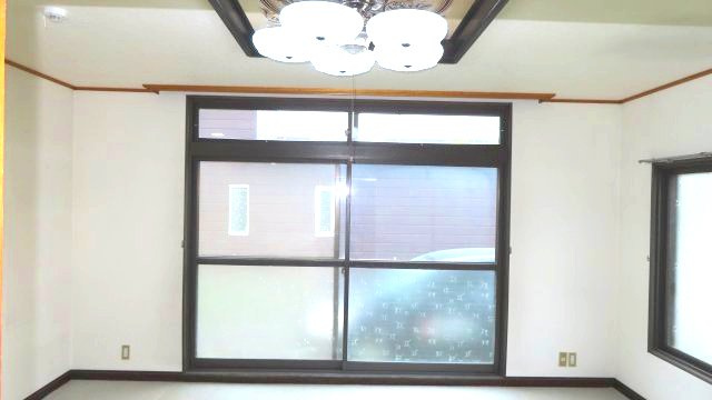 【洋室】 | 北見市公園町１０１番地１、１０２番地４　中古売家 | ２階６帖洋室