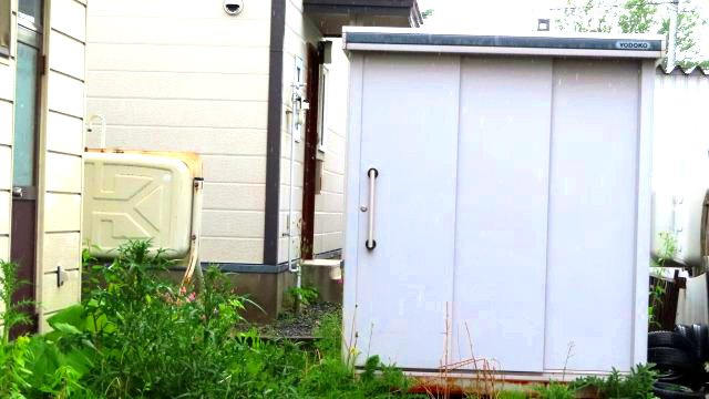 北見市公園町１０１番地１、１０２番地４　中古売家の収納|物置は、家の中だけでは足りない収納を補えます。庭具や工具を保管したり、自転車や車のタイヤなどの大きなものを収納ができ、季節用品の保管など屋外で使用するものの管理がしやすくなります。