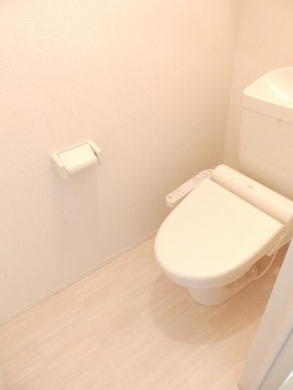 【トイレ】 | セジュール鵬舟オッツⅢ | 落ち着いた色調のトイレです
