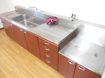 フェニックス堀川のキッチン|２口ガスコンロ設置可