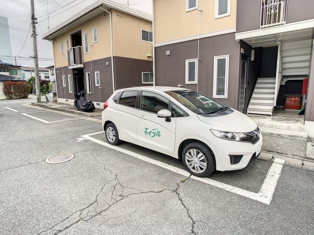 ファミリー・ヴィレッジ310Bの駐車場