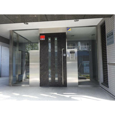 【エントランス】 | シュロス123 | ゆとりのあるエントランスです