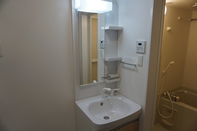 LEPUS御厨B棟の独立洗面台