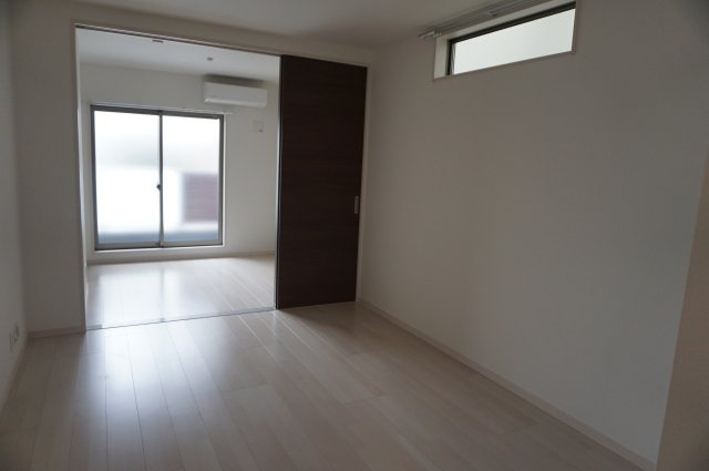 LEPUS御厨B棟の居間・リビング