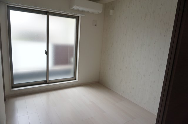 LEPUS御厨B棟の洋室
