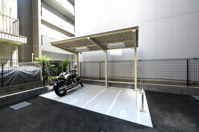 プレサンス松屋町ヴィゴラスの駐車場