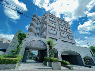 【外観】 | 周辺静かで落ち着いた環境で過ごせます。風通しの良い心地よいお部屋を是非ご内覧ください♪