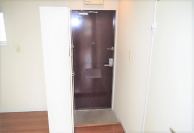 【玄関】 | カーサ京町 | きれいな玄関です