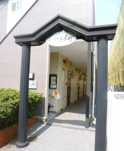カーサ京町のエントランス|建物の内部です