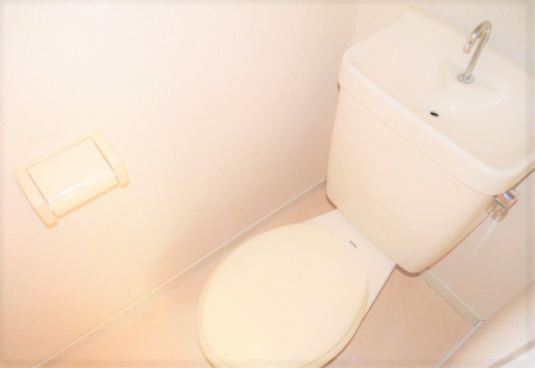カーサ京町のトイレ|シンプルで使いやすいトイレです