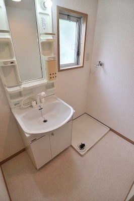 【洗面所】 | エスポワール八尾陽光園 | コンパクトで使いやすい洗面所