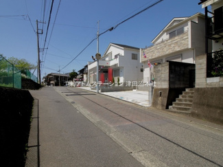 【前面道路含む現地写真】