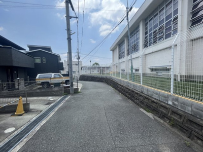 【前面道路含む現地写真】 | 箕面市如意谷１丁目　中古戸建