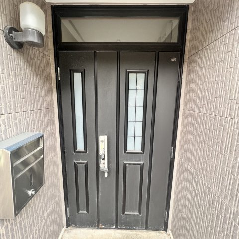 室蘭市絵鞆町3丁目6-18戸建のエントランス