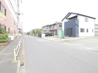 【前面道路含む現地写真】