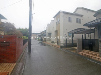 【前面道路含む現地写真】