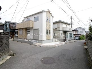 【前面道路含む現地写真】