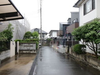 【前面道路含む現地写真】