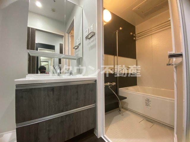 【独立洗面台】 | さくらHills NISHIKI Platinum Residence | 使いやすい独立洗面台です