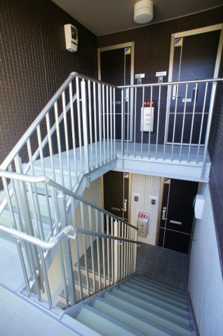 プレミスト B棟のロビー