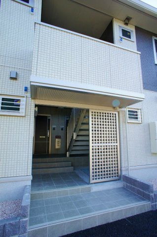 プレミスト B棟のエントランス