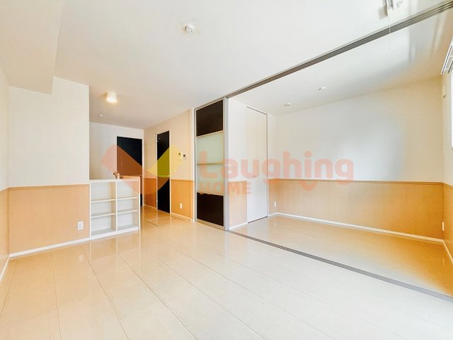 プレミスト B棟の居間・リビング|使いやすいリビングです