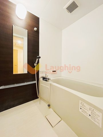 プレミスト B棟の浴室|落ち着いた空間のお風呂です