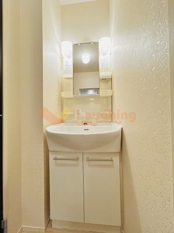 プレミスト B棟の独立洗面台|朝の身支度には欠かせない独立洗面化粧台